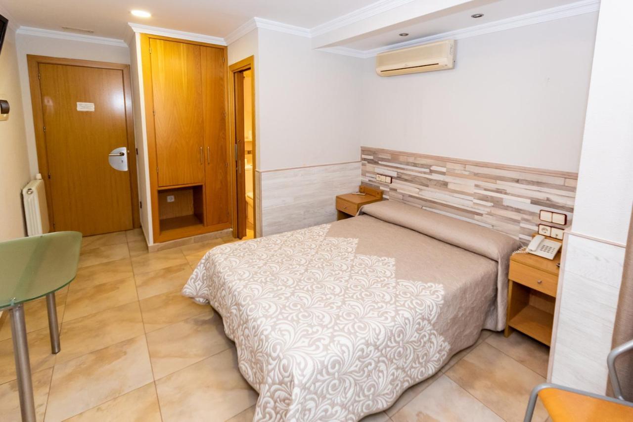 Hostal Viky Madrid Luaran gambar